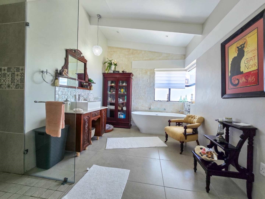 3 Bedroom Property for Sale in Stilbaai Oos Western Cape